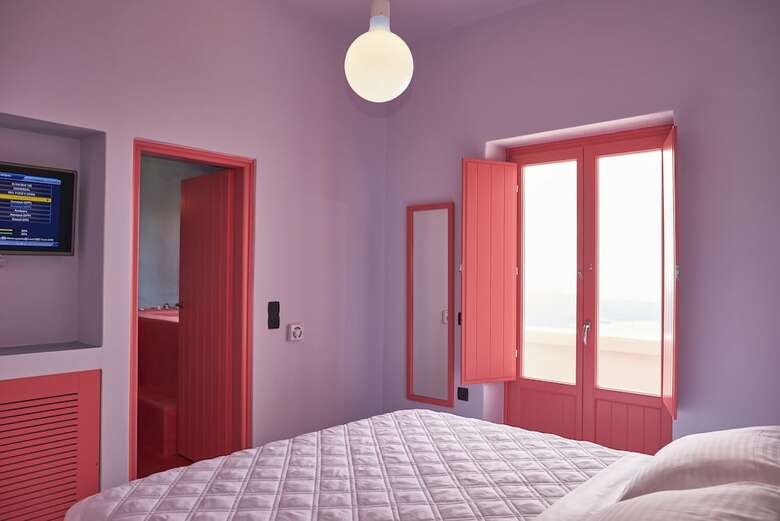 Hotel Caldera Edge Suites