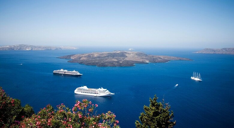 Hotel Caldera Edge Suites
