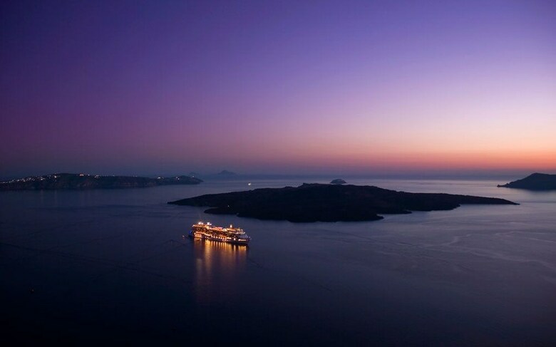 Hotel Caldera Edge Suites