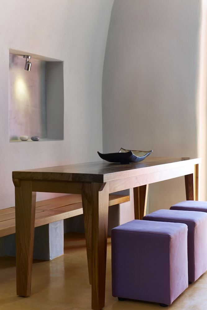 Hotel Caldera Edge Suites