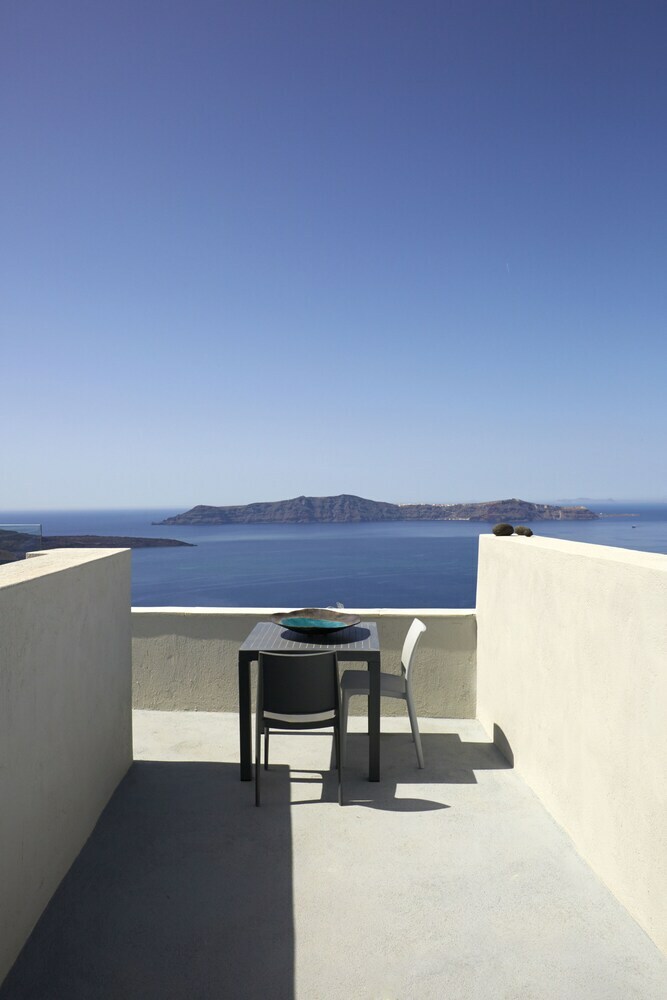 Hotel Caldera Edge Suites