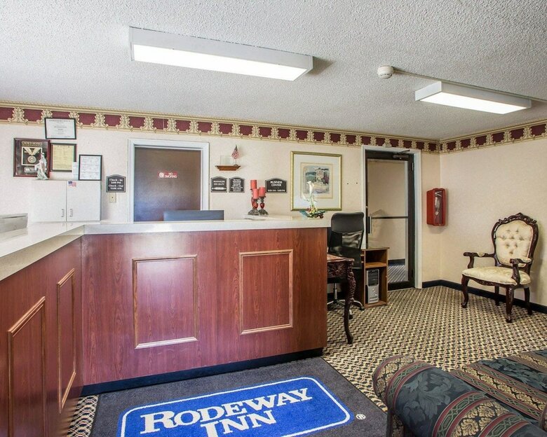 Hotel Rodeway Inn & Suites