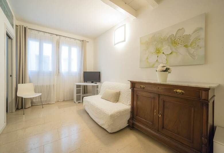 Hotel Academia Residence