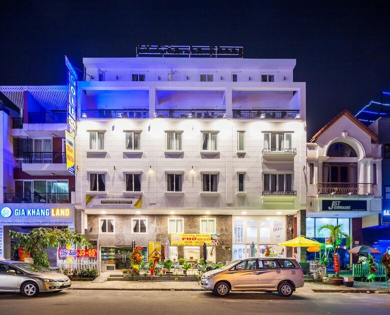 Golf Hotel