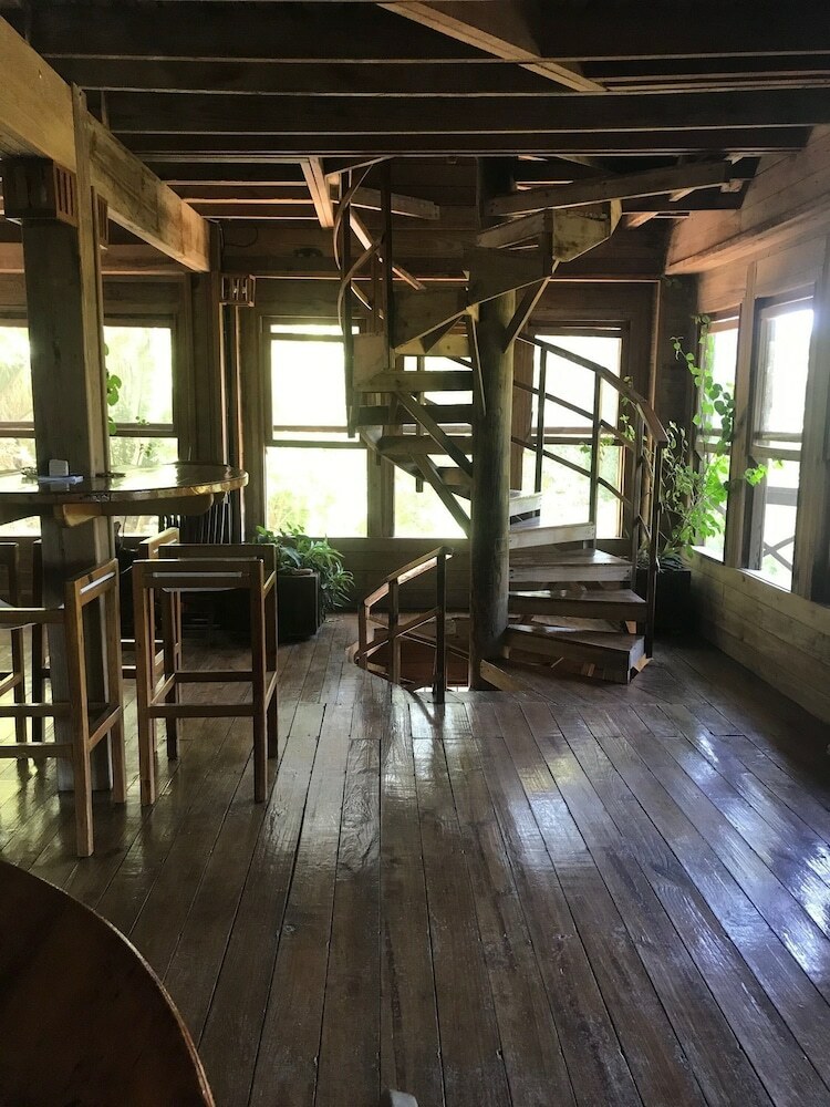 Roatan Bed & Breakfast Apartments