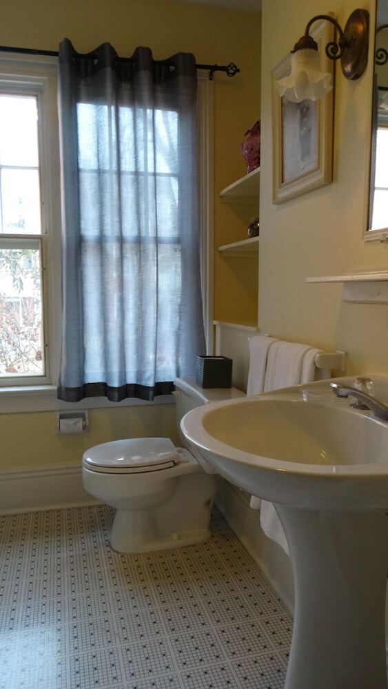 Bed & Breakfast Hochelaga Inn