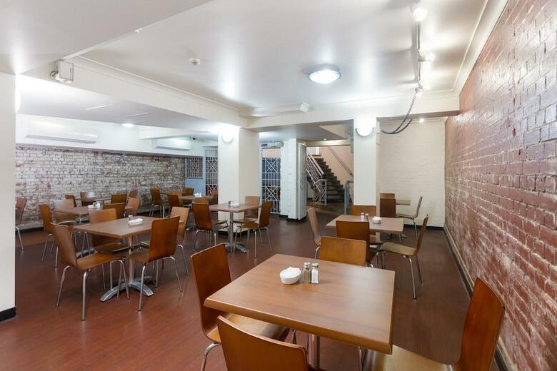 City Edge Brisbane Hotel