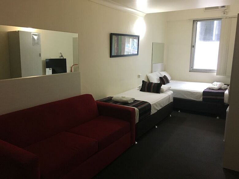 City Edge Brisbane Hotel