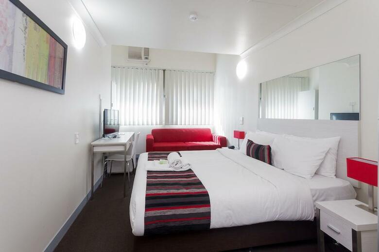 City Edge Brisbane Hotel