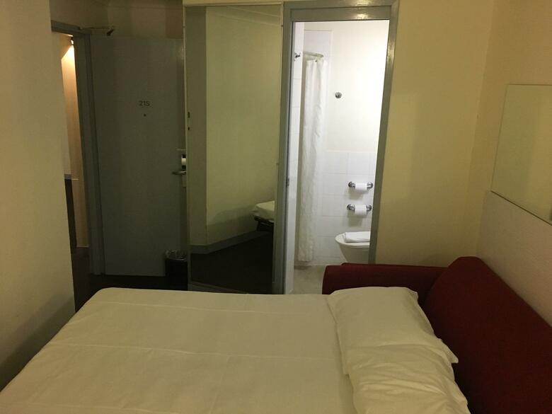 City Edge Brisbane Hotel