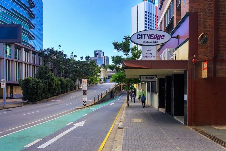 City Edge Brisbane Hotel