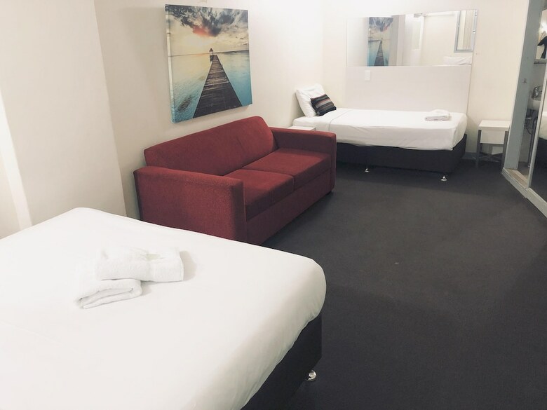 City Edge Brisbane Hotel