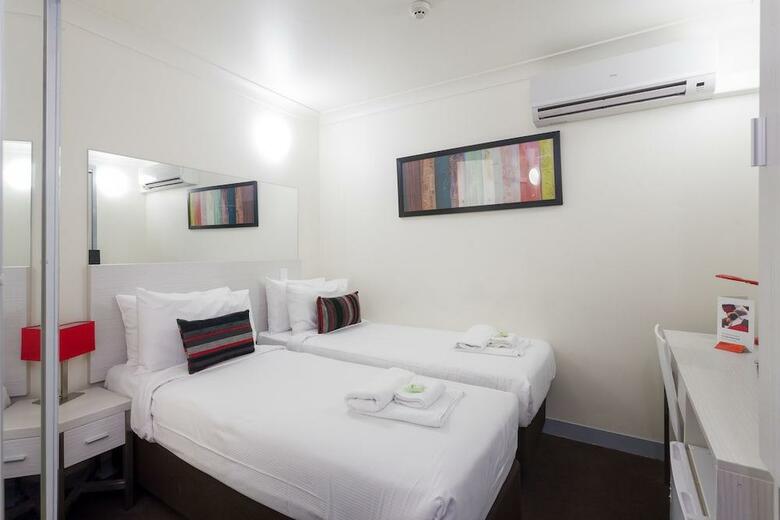 City Edge Brisbane Hotel