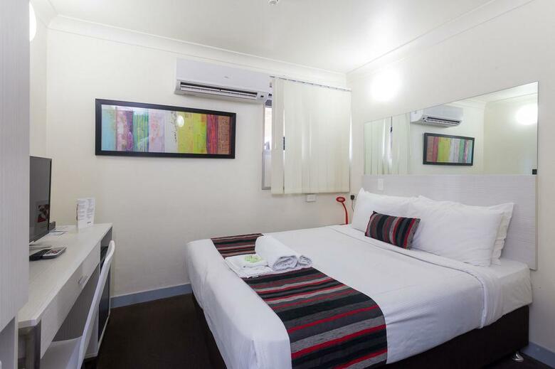 City Edge Brisbane Hotel