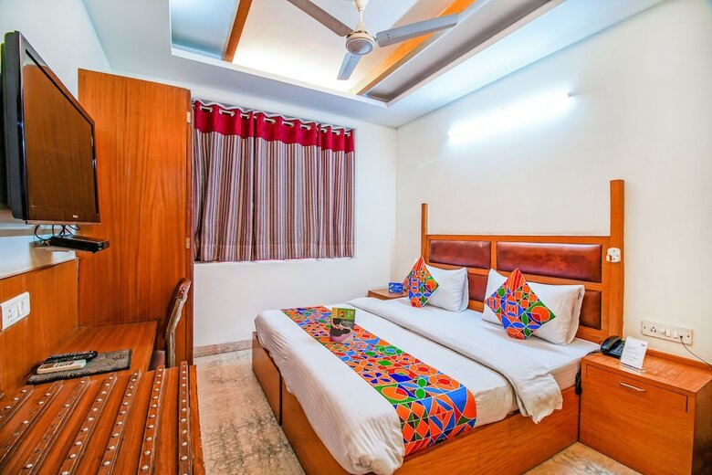 Fabhotel Ashu Palace