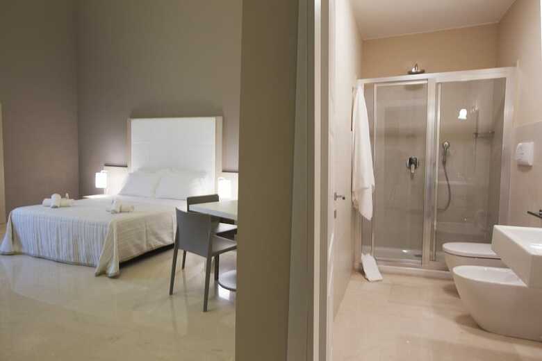 Hotel Central Gallery Rooms