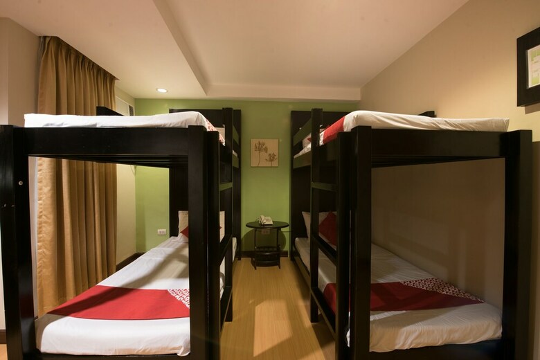 Oyo 456 Festive Hotel
