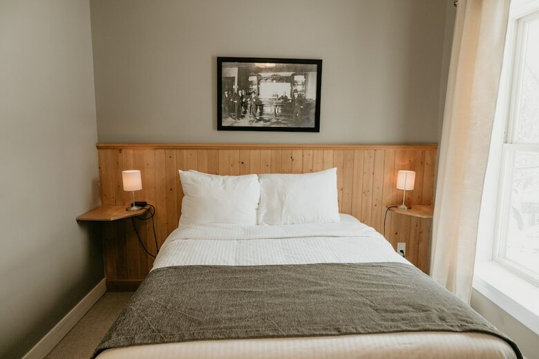 Hotel The Flying Steamshovel Inn
