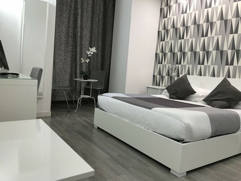 Hotel C'est La Vie Suites