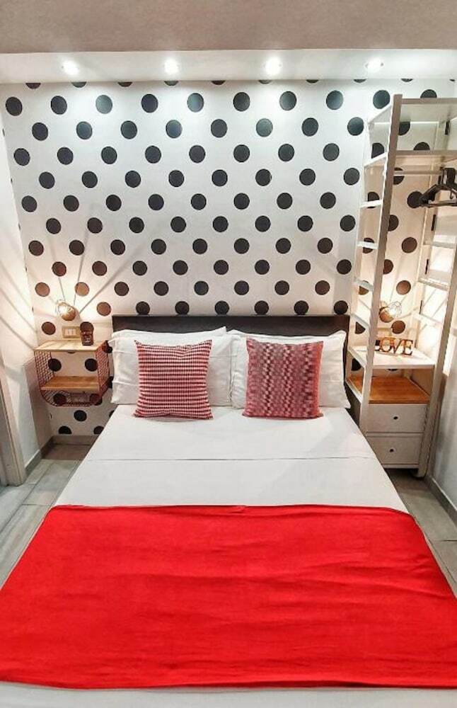 Hotel C'est La Vie Suites