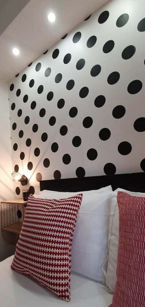 Hotel C'est La Vie Suites