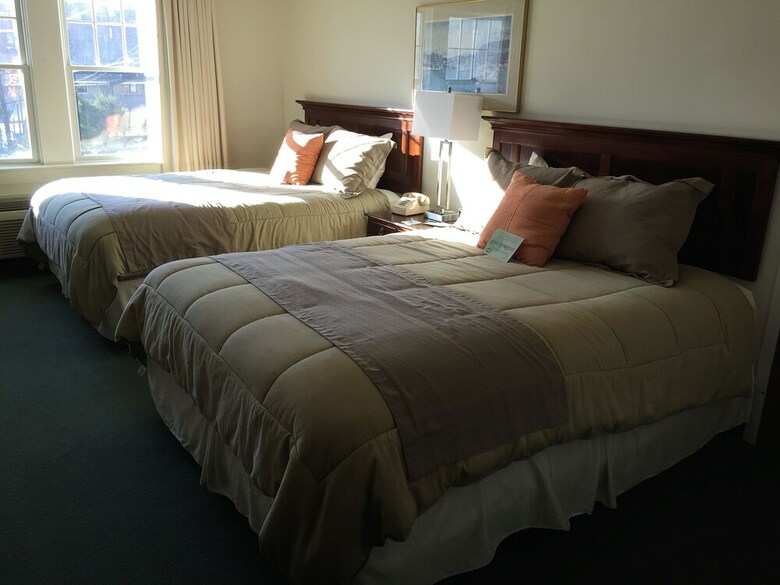 Camden Riverhouse Hotel