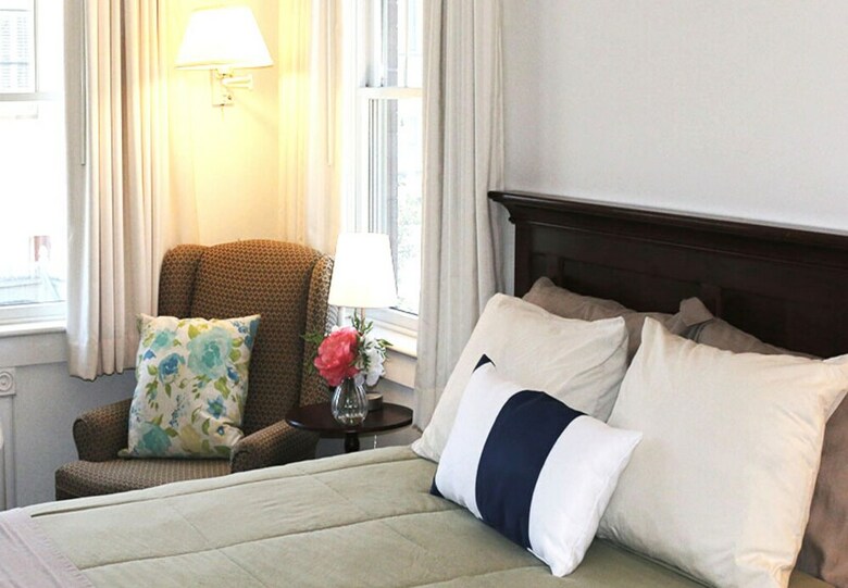 Camden Riverhouse Hotel