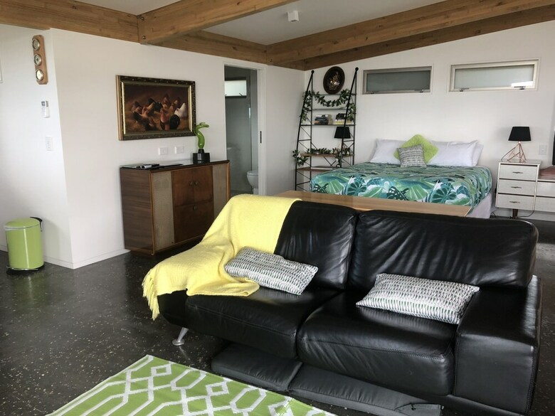 Apartamentos Golden Sand Beachfront Accommodation