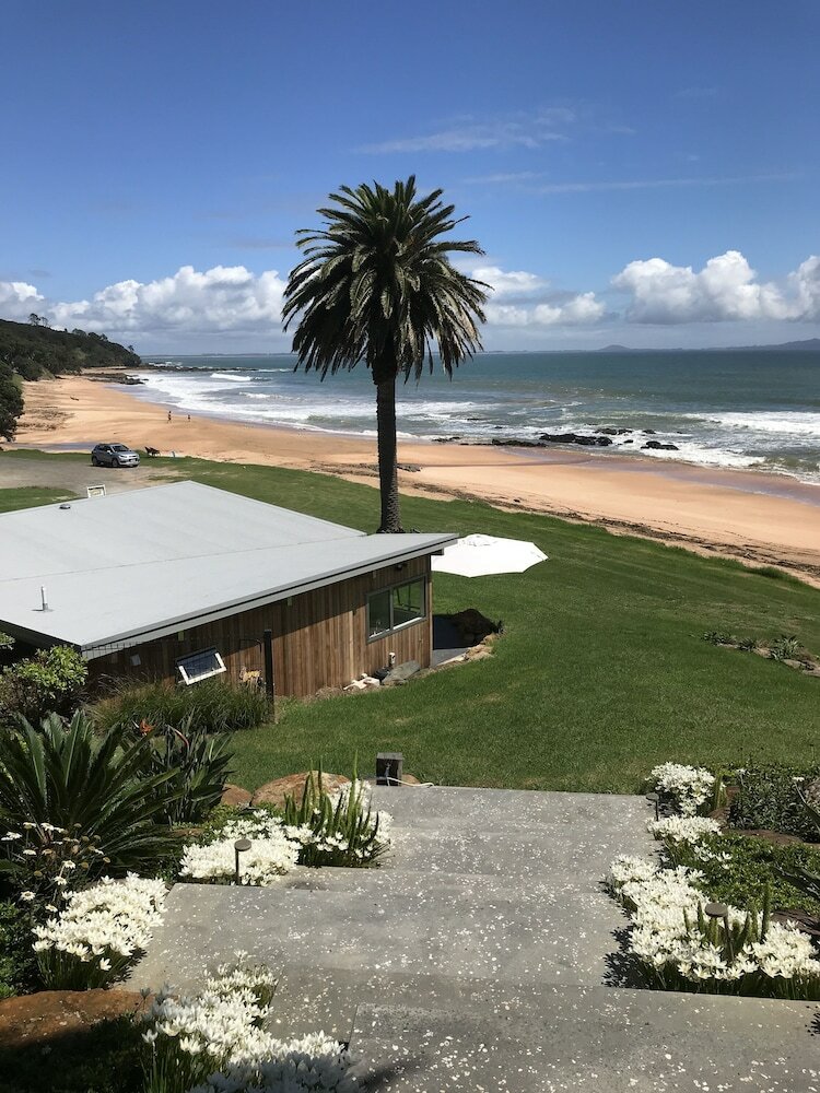 Apartamentos Golden Sand Beachfront Accommodation