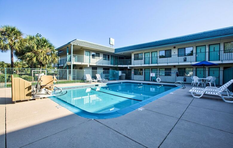 Motel 6 Valdosta, Ga - University