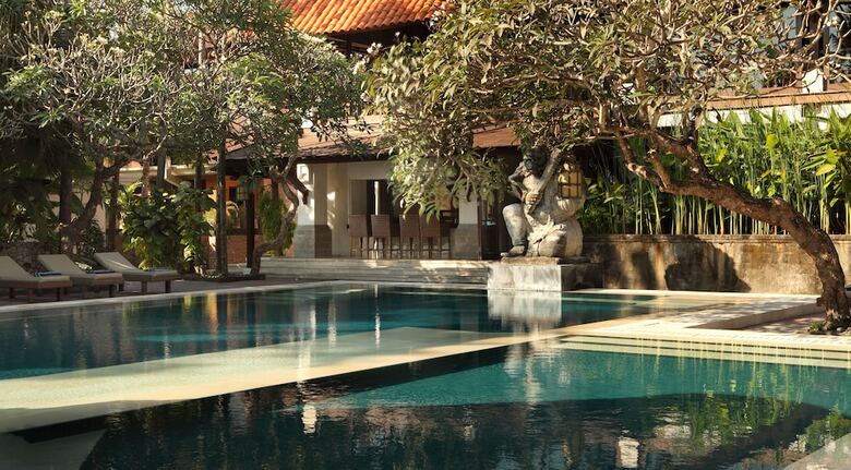 Hotel Puri Santrian