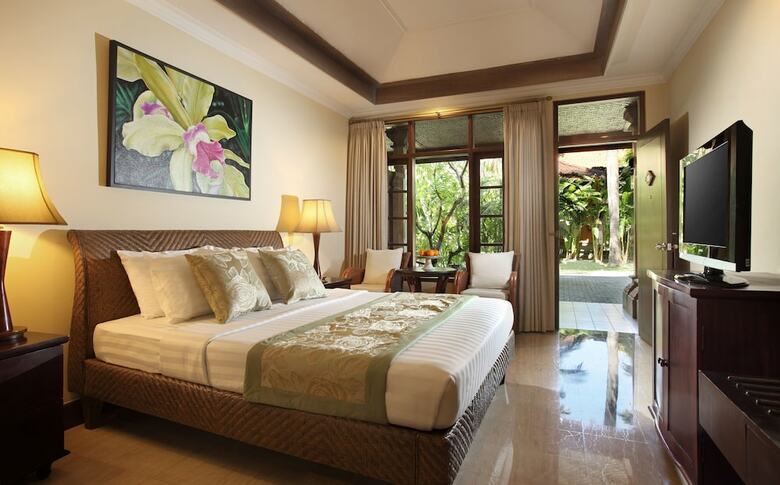 Hotel Puri Santrian