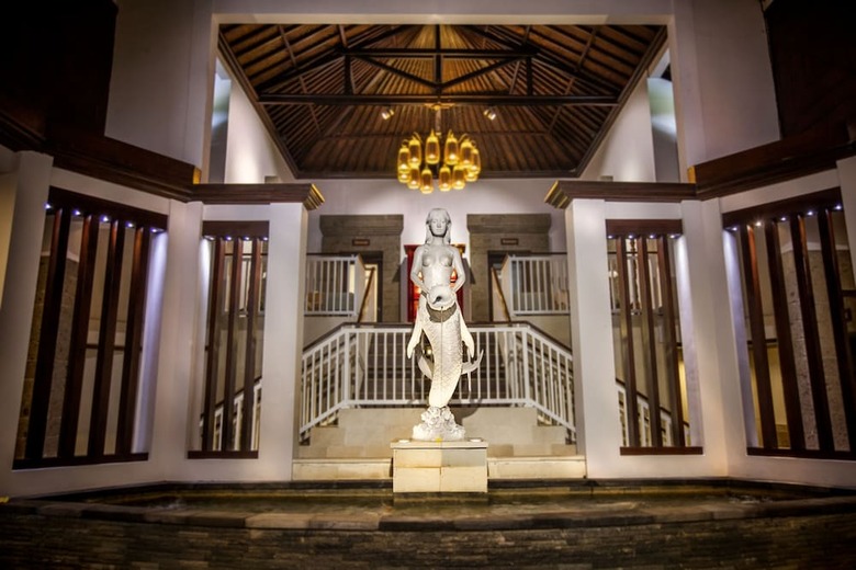Hotel Puri Santrian