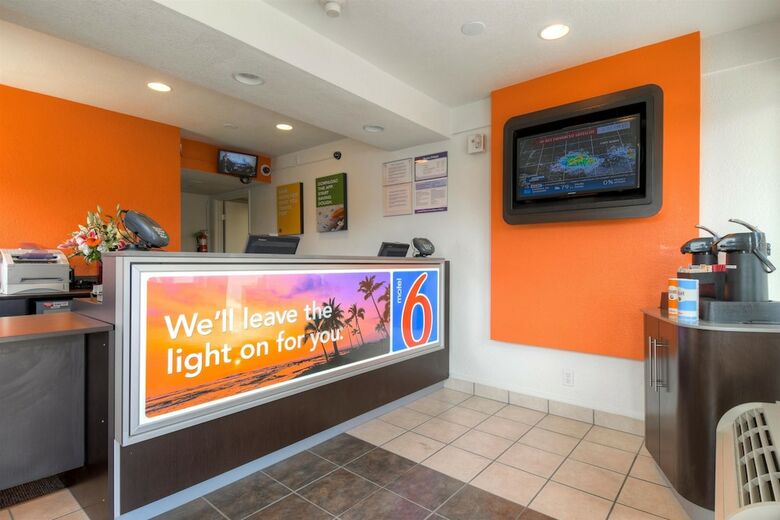Motel 6 Costa Mesa