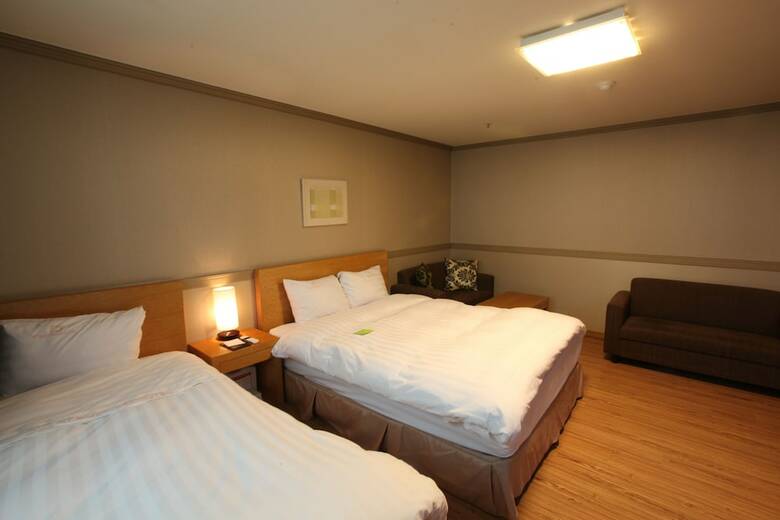 Changwon At Business Hotel
