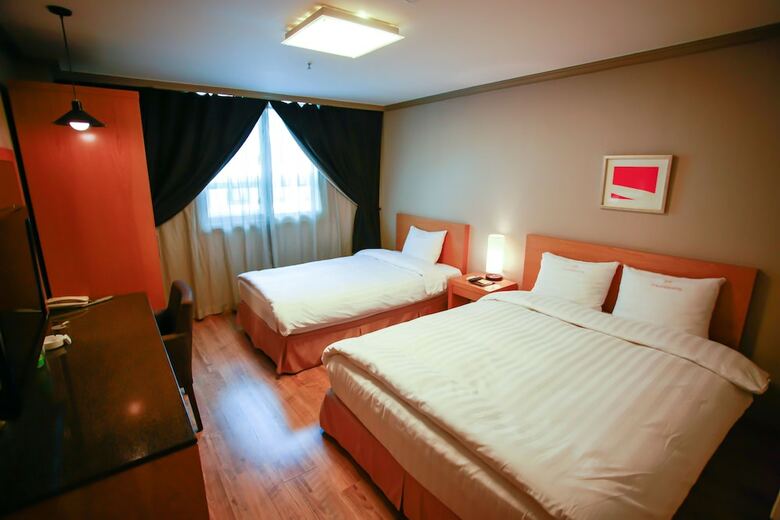 Changwon At Business Hotel