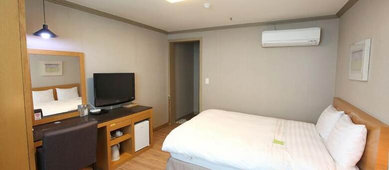 Changwon At Business Hotel