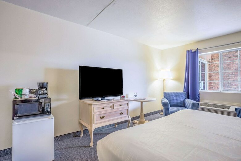 Hotel Rodeway Inn Branson, Brick House
