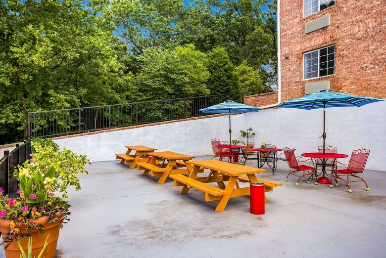 Hotel Rodeway Inn Branson, Brick House