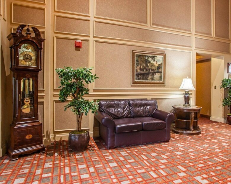 Clarion Hotel Palmer Inn