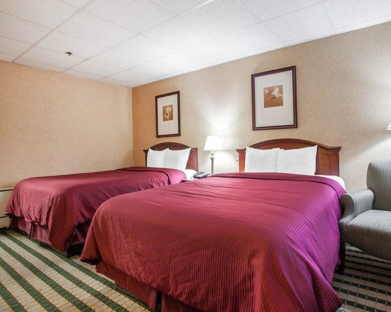 Clarion Hotel Palmer Inn