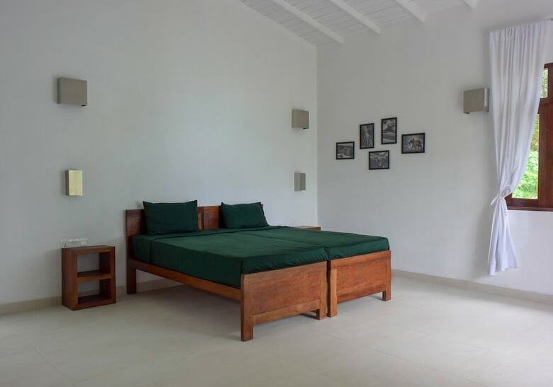 Eva Lanka Hotel