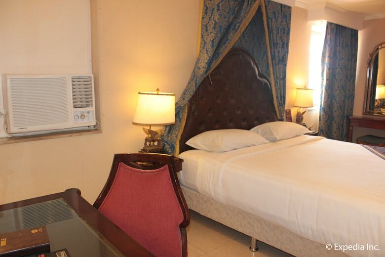 Subic Bay Venezia Hotel