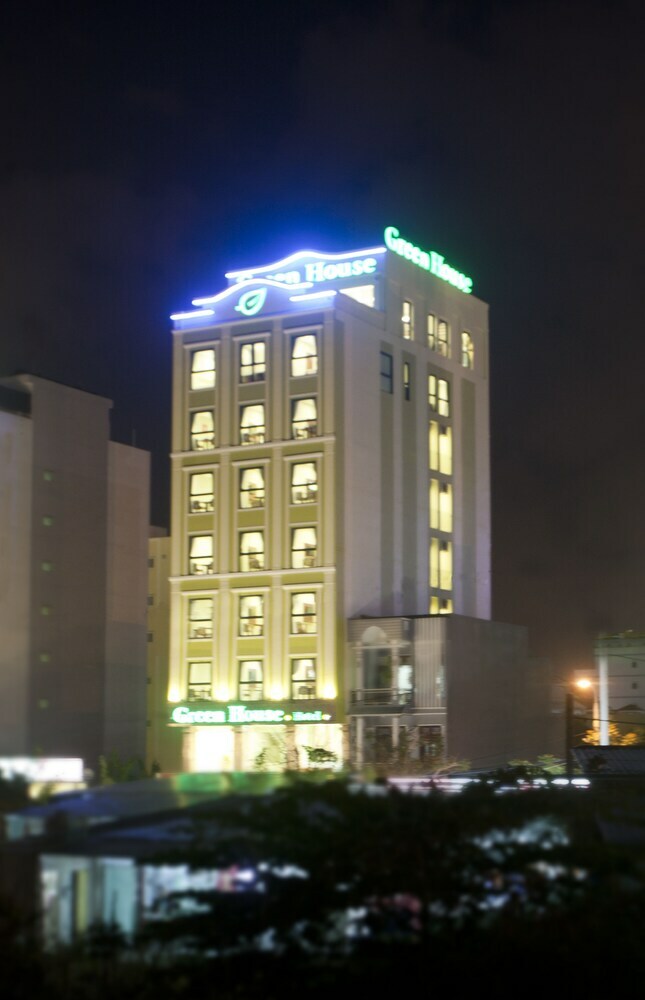 Green House Hotel