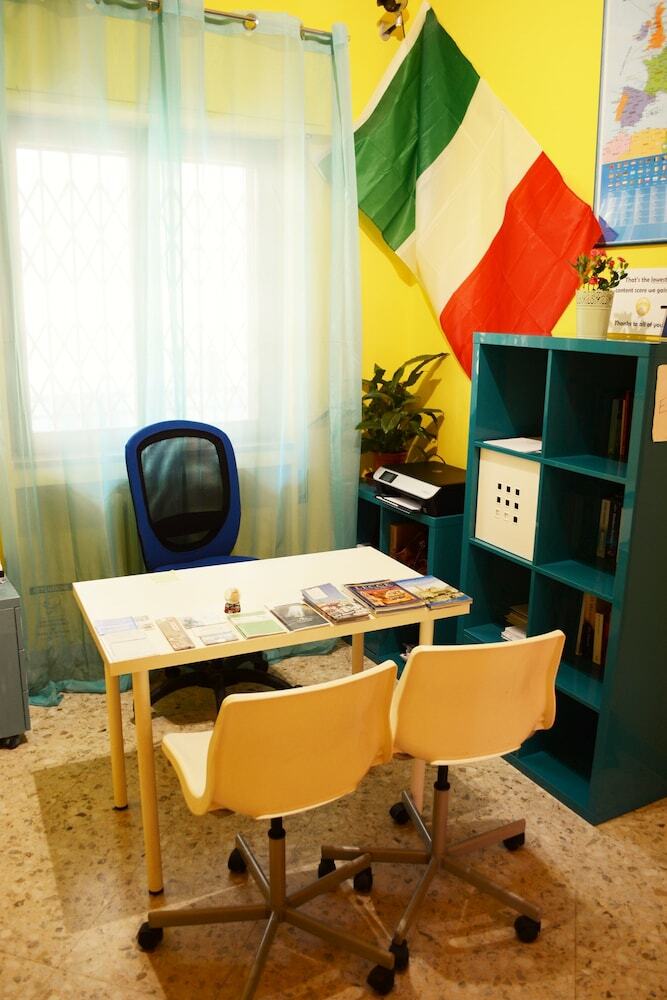 Hostal Olive Tree - Hostel