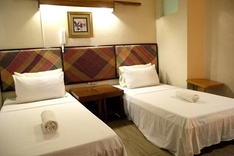 Hotel Bahay Ni Tuding Inn & Bistro