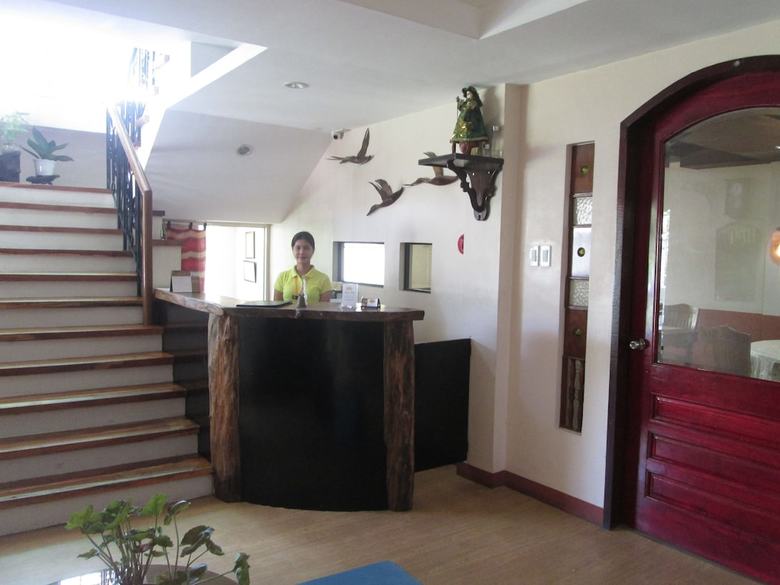 Hotel Bahay Ni Tuding Inn & Bistro