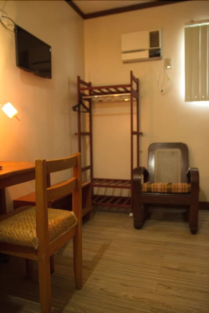 Hotel Bahay Ni Tuding Inn & Bistro