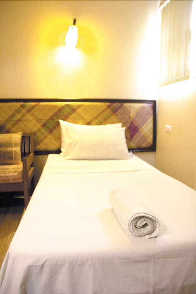 Hotel Bahay Ni Tuding Inn & Bistro
