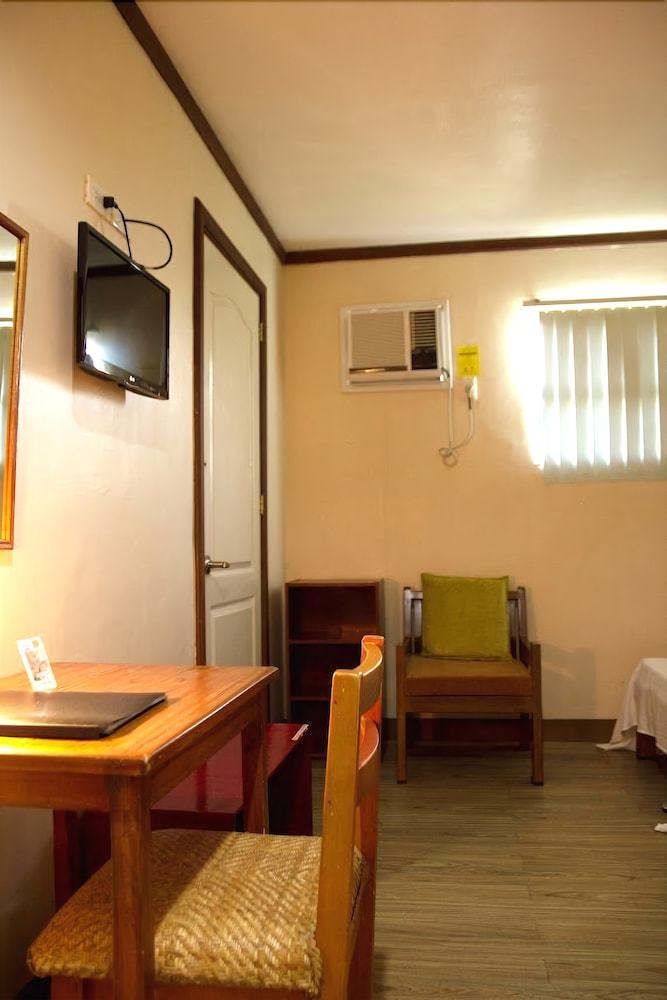 Hotel Bahay Ni Tuding Inn & Bistro